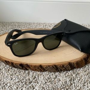 New Wayfarer Classic Matte Black RayBan Sunglasses